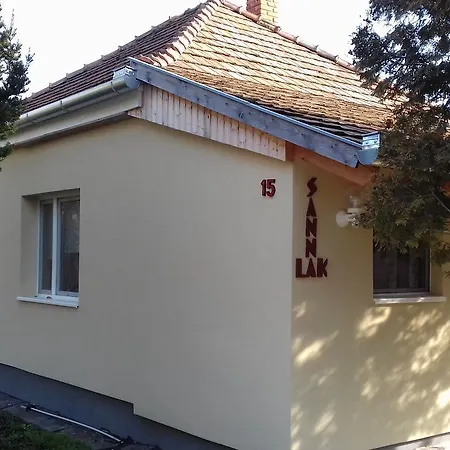 Sanna-lak Balatonfenyves